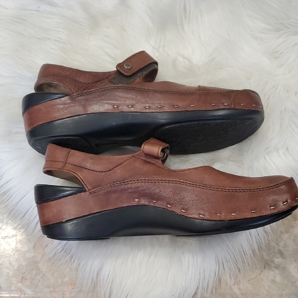 Wolky Brown Comfort Leather Clogs - Picture 5 of 12